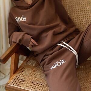 Hommebody Official Book Club Teddy Cocoa Brown Oversized Sweatpants 
Size M